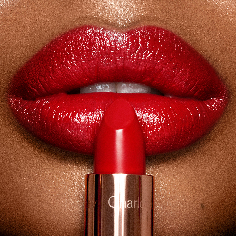 Kissing Lipstick So Red model close up