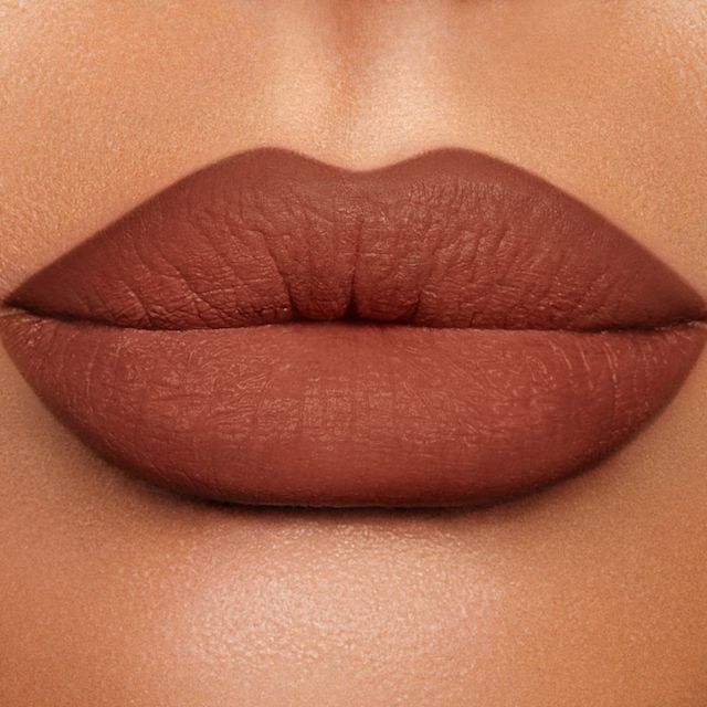 Red lip liner for dark skin Lip Cheat Hollywood Honey
