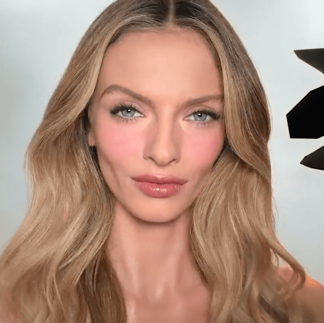 Airbrush Flawless Blush Blur Powder Blusher: Blushgasm | Charlotte