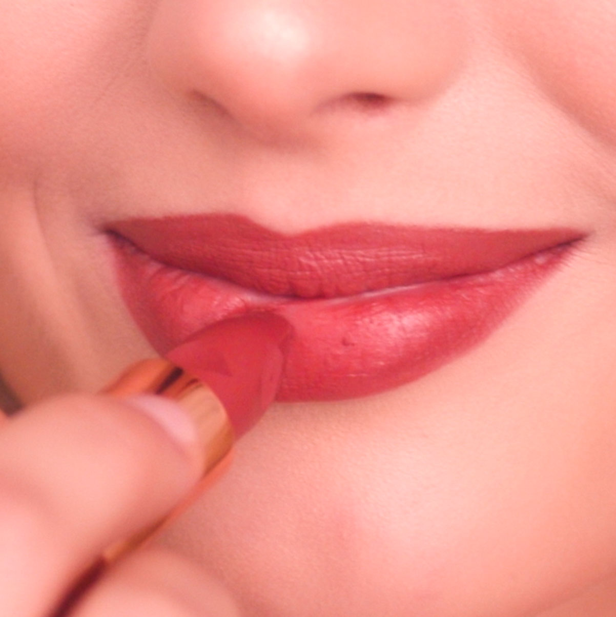 charlotte tilbury lipstick mrs kisses