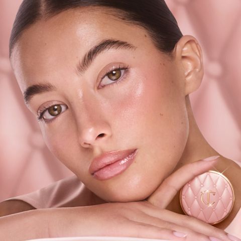 Claudia clean girl makeup
