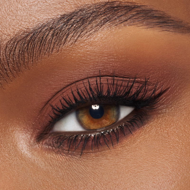 Model with hazel eyes wearing Super Neutral brown eyeshadow look