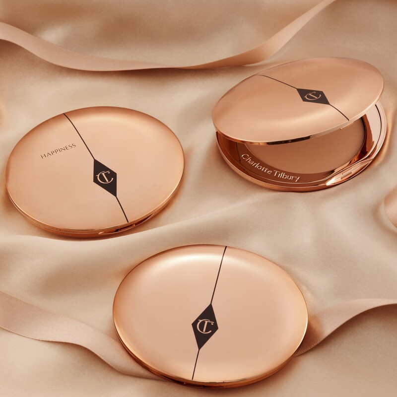 Engraved makeup powder compact Airbrush Flawless Finish: personalised makeup gift