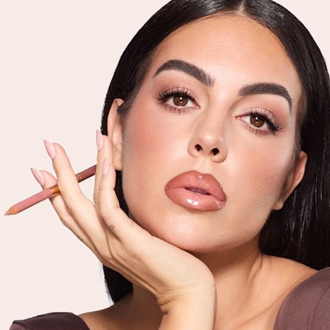 Maquillage de Georgina Rodriguez avec le Lip Cheat Contour Duo