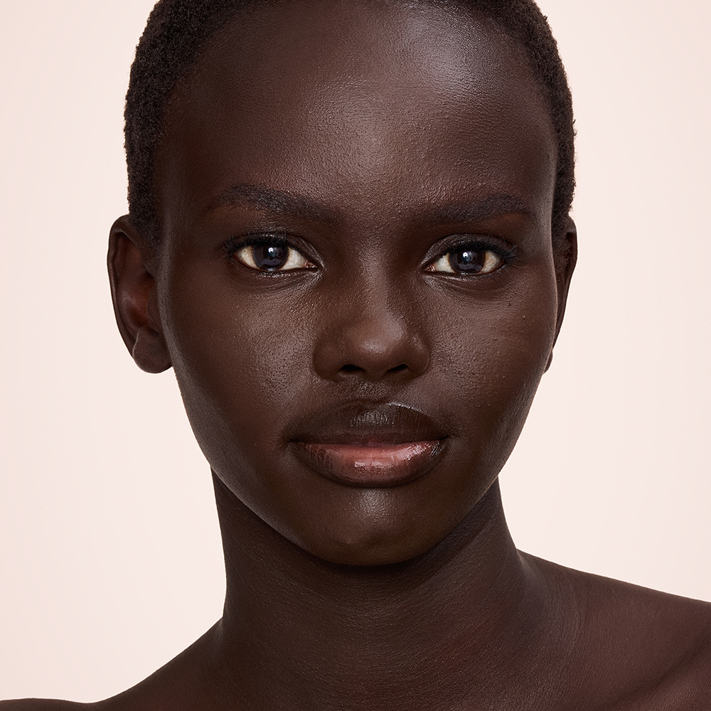 Airbrush Flawless Concealer - 17 Deep model after