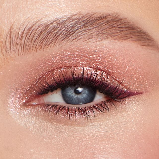 Model wearing Hypnotising Pop Shot in Pillow Talk Diamonds as a one-shadow simple eye makeup look