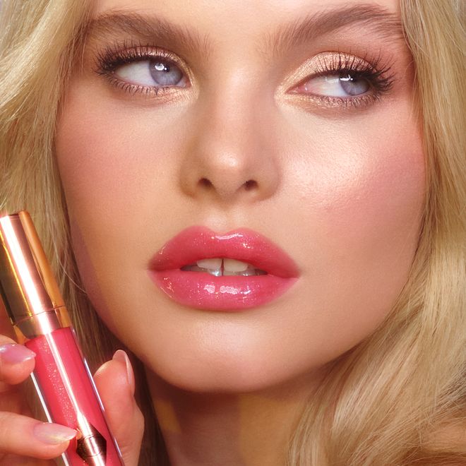 Jewel Lips Pinkgasm Sunset on fair skin tone model Jewel Lips Pinkgasm Sunset on fair skin tone model