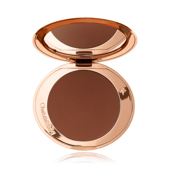 Airbrush Bronzer en Deep, el mejor tono de bronceado para los tonos de piel más profundos