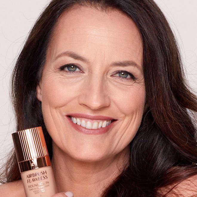 Airbrush Flawless Foundation 8 cool model Airbrush Flawless Foundation 8 cool model