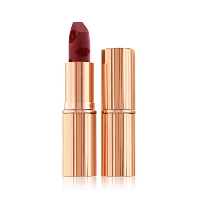 Charlotte Tilbury Matte Revolution Scarlet Spell Open Pack Shot Lid Off Charlotte Tilbury Matte Revolution Scarlet Spell Open Pack Shot