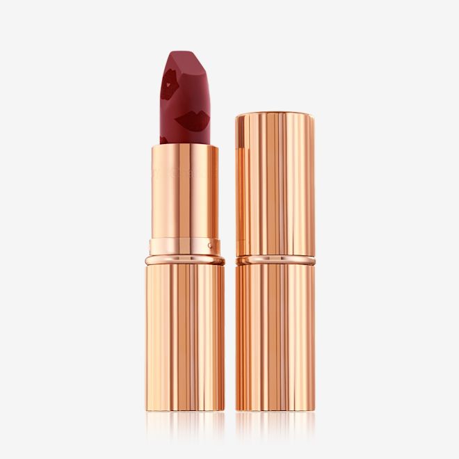 Charlotte Tilbury Matte Revolution Scarlet Spell Open Pack Shot Lid Off Charlotte Tilbury Matte Revolution Scarlet Spell Open Pack Shot