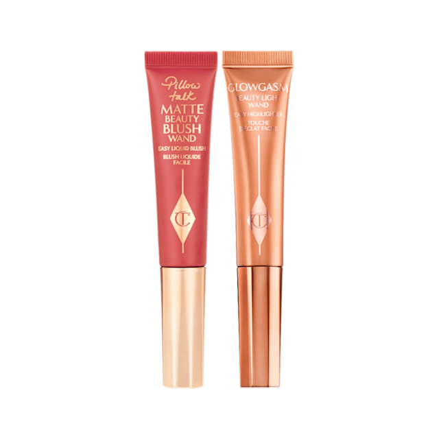 Beauty Light Wand and Beauty Blush Wand duo de Charlotte pour des joues scintillantes