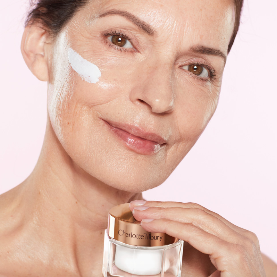 Charlotte Tilbury Select Your Travel-sized Moisturiser - Charlotte's Magic Cream - 15ml