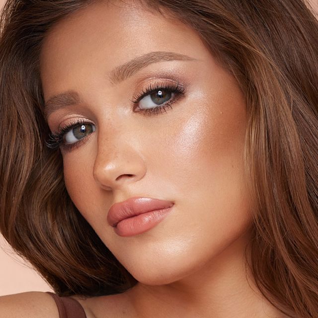 Model wearing Contour Shade for Medium-Deep Skin