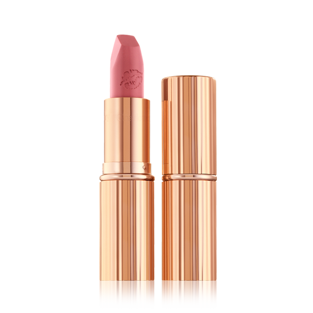 charlotte tilbury kissing hot lips