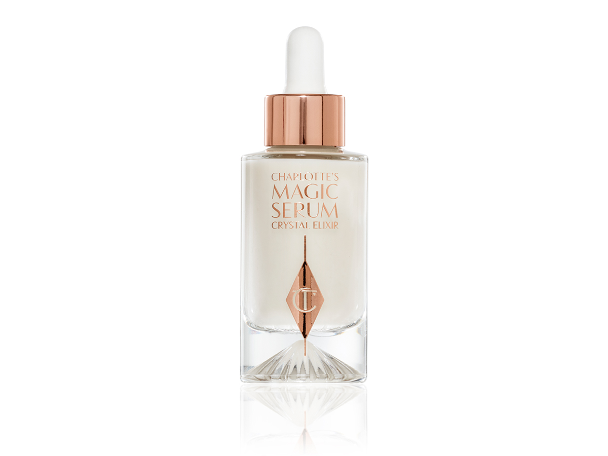 El suero mágico Crystal Elixir de Charlotte es un suero de investigación que hidrata y potencia la juventud