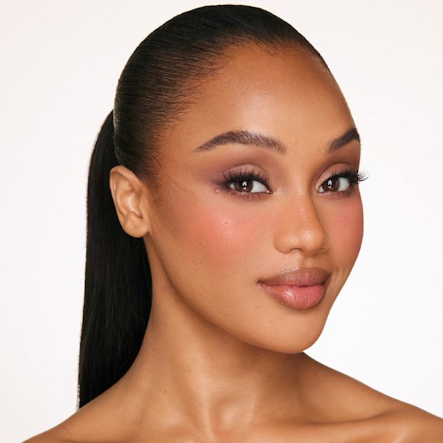 Anti blush makeup look tan skin Summer Lovegasm