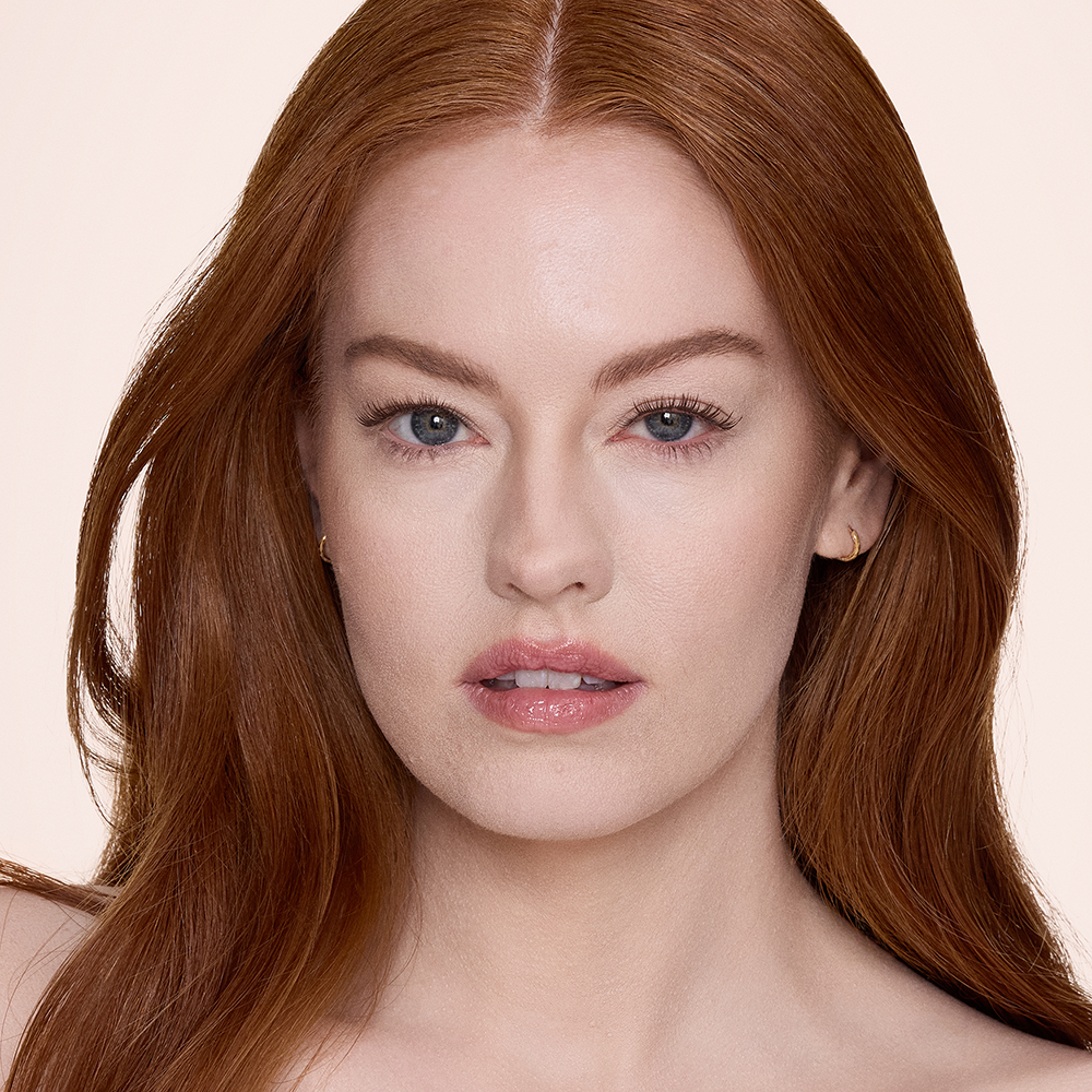 Airbrush Flawless Concealer - 2.5 fair model