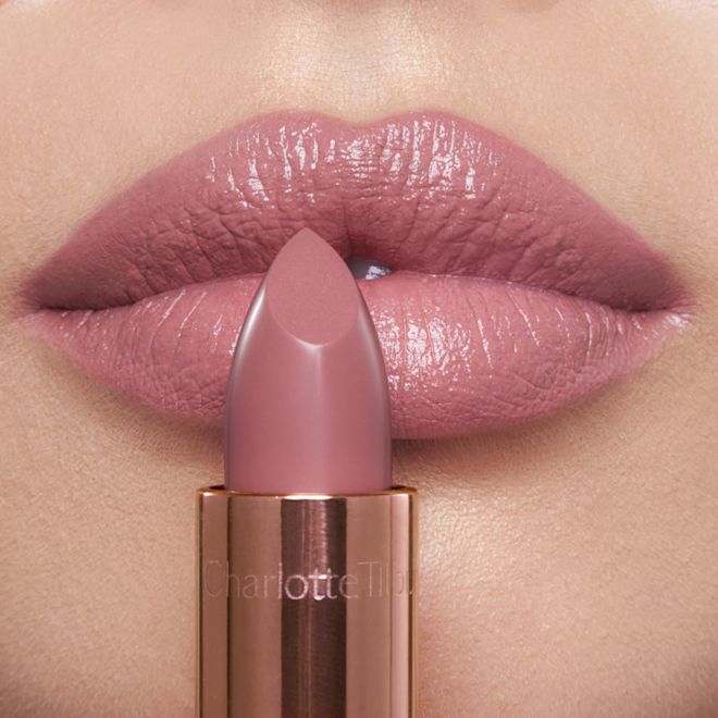 Pillow Talk Fair lip close up Lip close up of fair-skinned model wearing Kissing Lipstick in Pillow Talk Fair