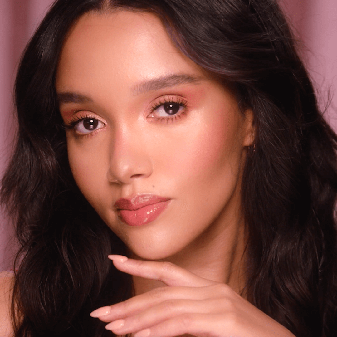 Daytime pillow talk look