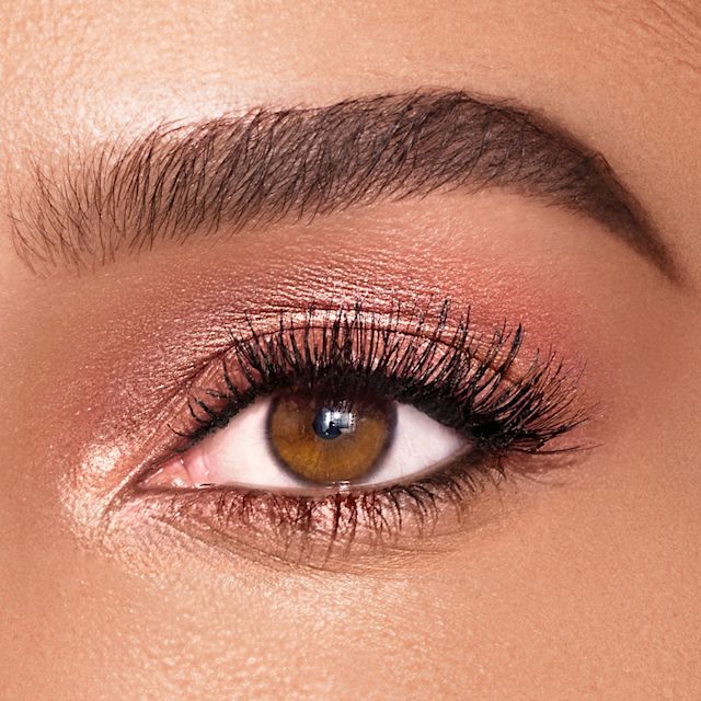 Eyes to Mesmerise Rose Gold eye close up