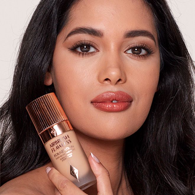 Airbrush Flawless Foundation 7.5 neutral model Airbrush Flawless Foundation 7.5 neutral model