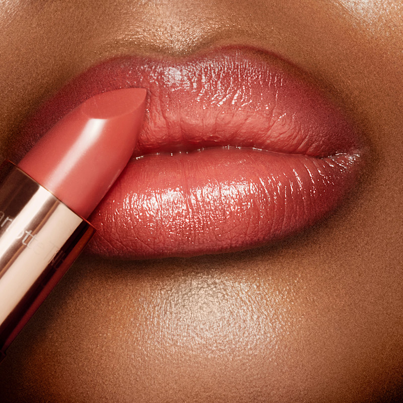 How to get a summer glow with coral lipstick