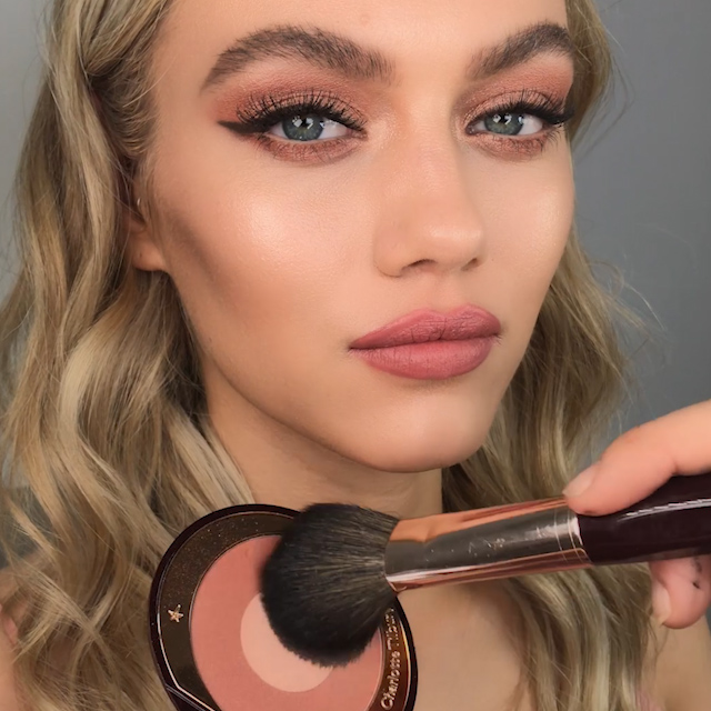 Cheek to chic Pillow Talk blusher 