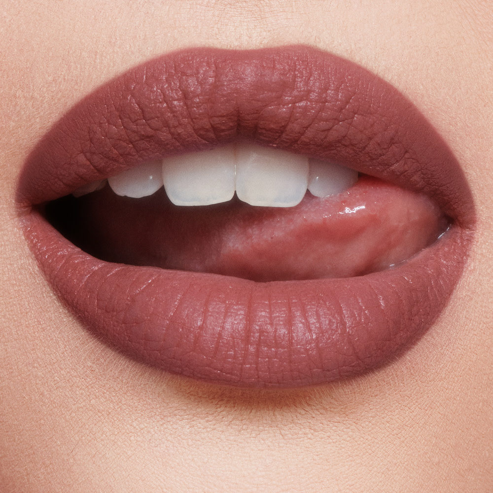 Charlotte Tilbury Airbrush Flawless Lip Blur - Pillow Talk Medium Blur
