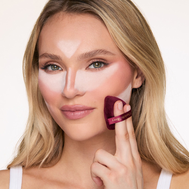 pink setting powder application