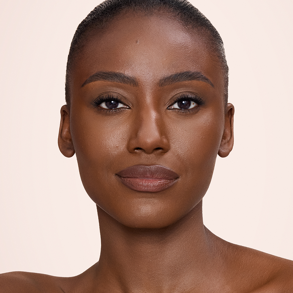 Airbrush Flawless Concealer - 14.5 Deep model after
