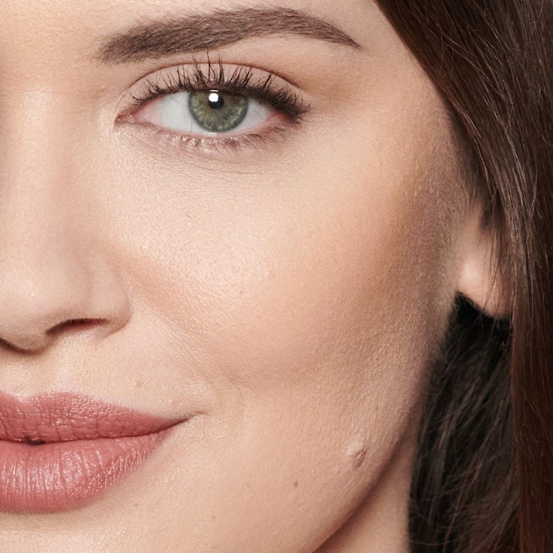 Brightening powder for fair skin