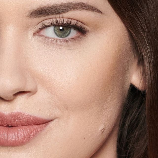 Brightening powder for fair skin