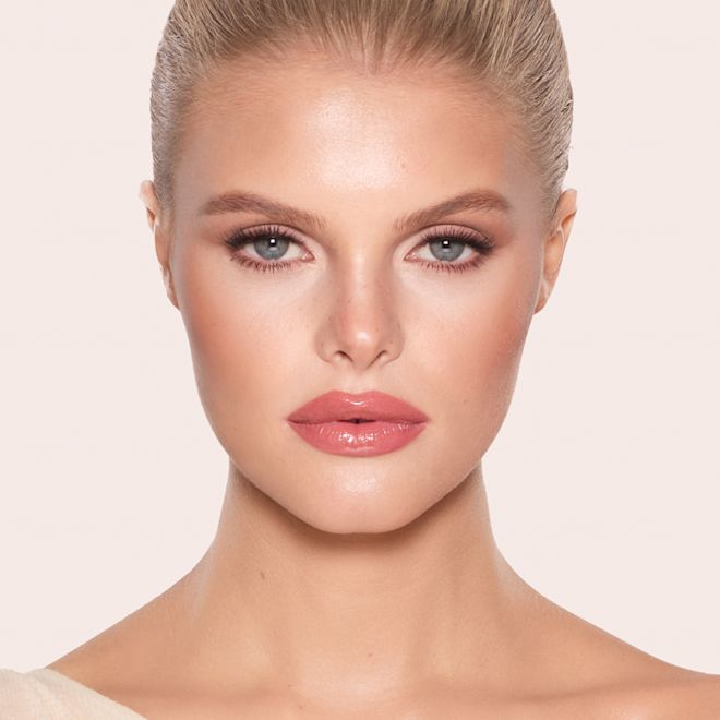 Fair skin tone model wearing Nudegasm Face Palette Fair skin tone model wearing Nudegasm Face Palette