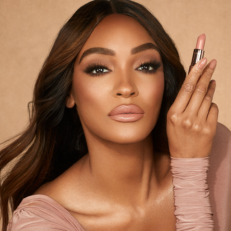 Cool Nude Lipstick K.i.s.s.i.n.g Runway Royalty Charlotte Tilbury