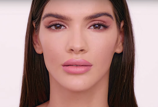 How to get a flawless pillow talk look with Airbrush Flawless Foundation Image