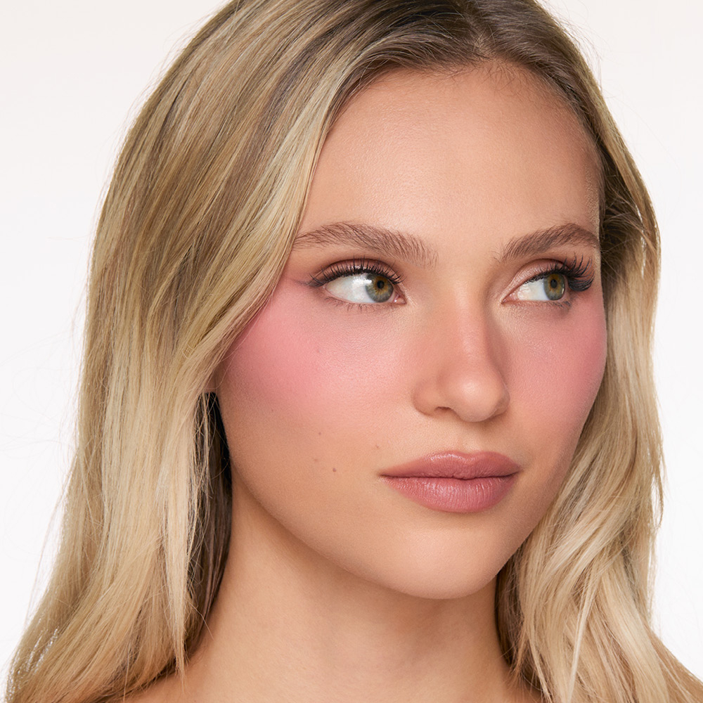 AIRbrush Blush Blur - Loved Up Fair Model 