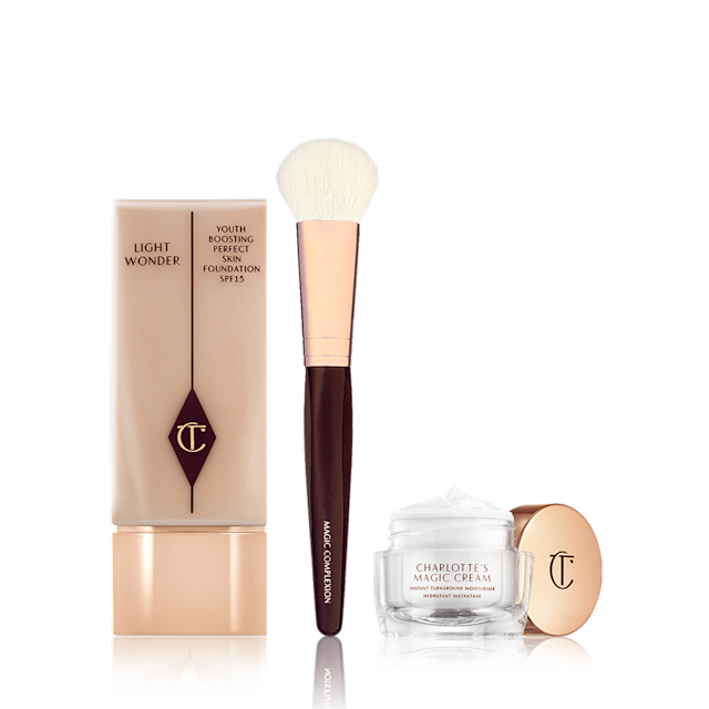 Charlotte's Light Wonder Kit with Light Wonder foundation, Magic Complexion Brush and Magic Cream 15ml