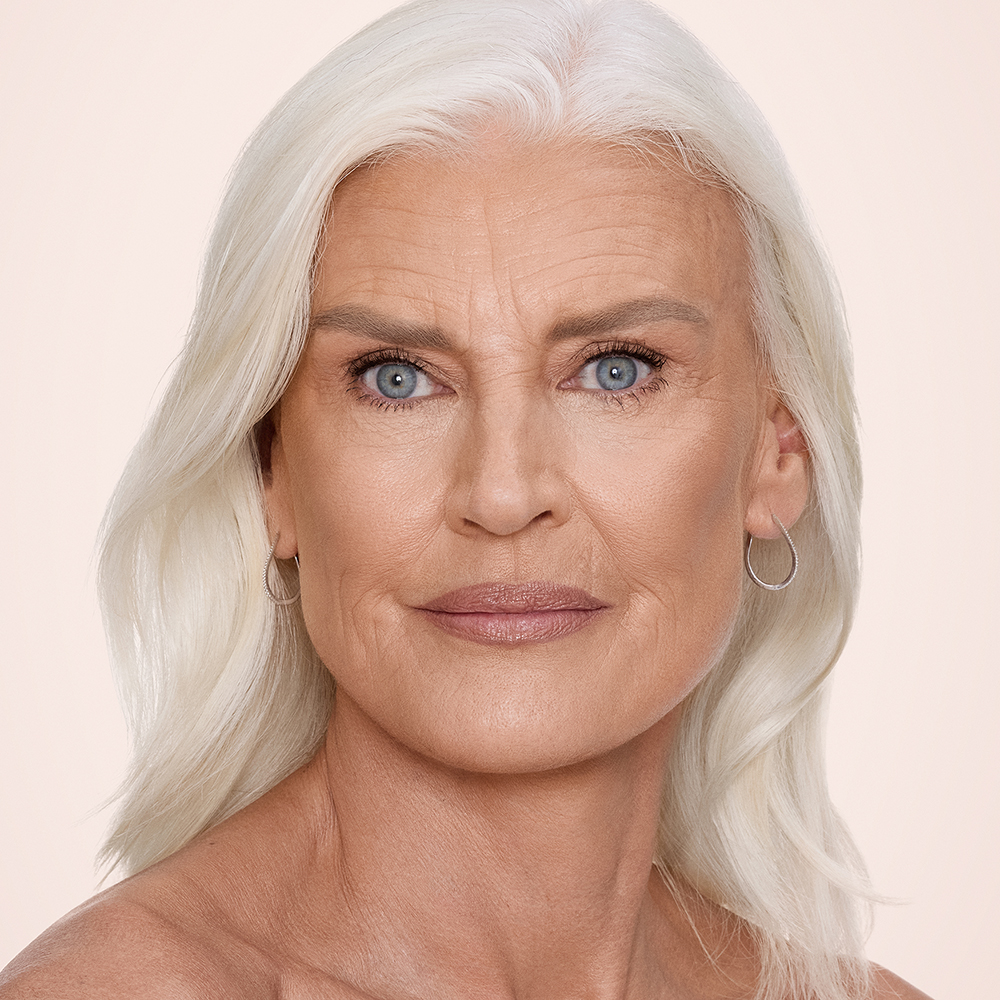 Airbrush Flawless Concealer - 6 Medium model after