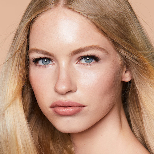 Light Wonder Foundation Charlotte Tilbury Light wonder foundation charlotte tilbury