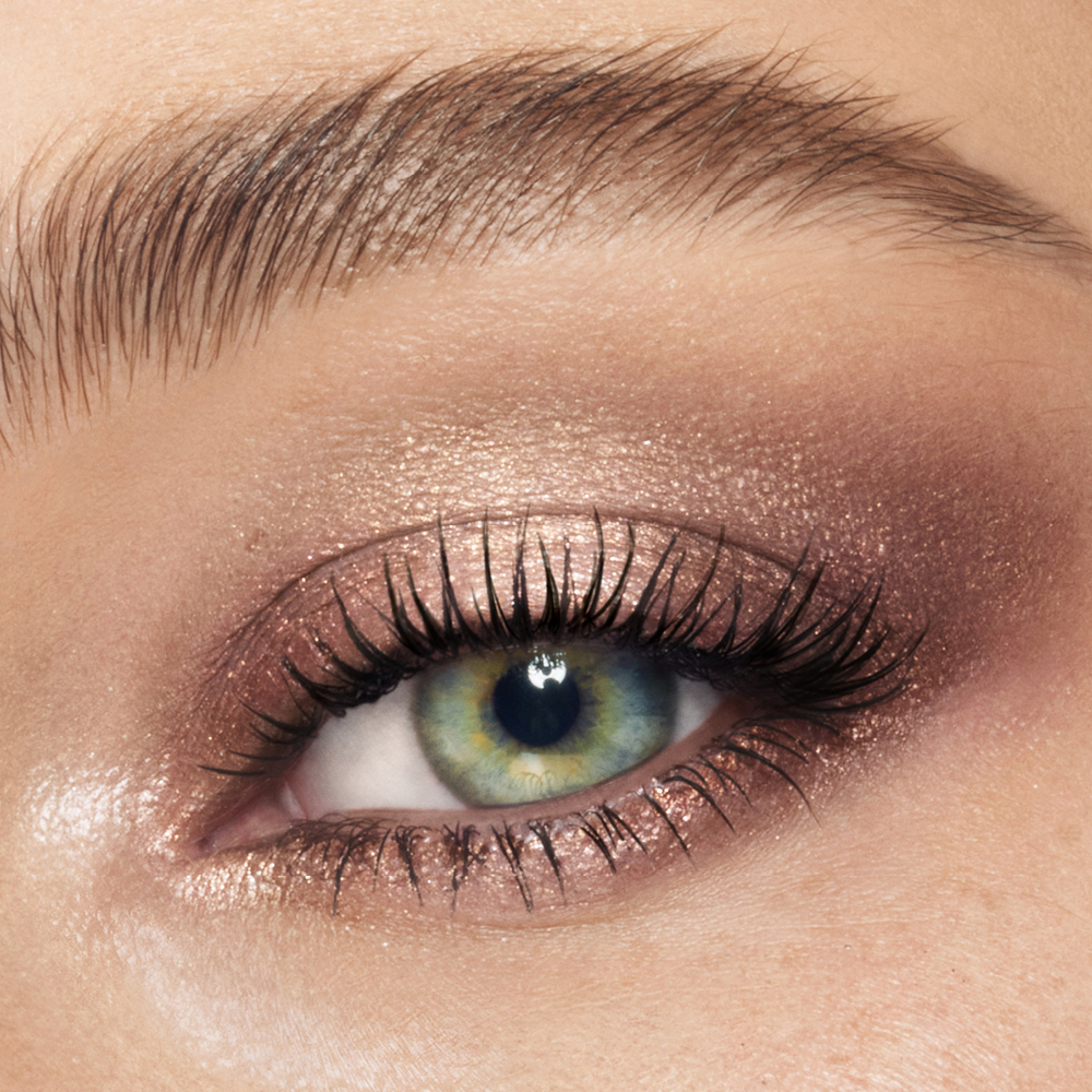 Exagger-Eyes Eyeshadow Stick - Oyster Twilight Model Nahaufnahme 