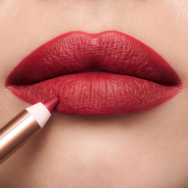 Matita labbra rossa per carnagione molto chiara Lip Cheat Red Carpet Red