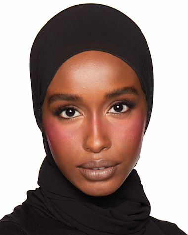 UNREAL BLUSH - PINKY GLOW - MODEL 17