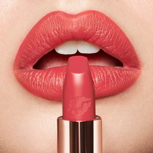 Hot Lips 2.0 Carinas Star lipstick and model's lips
