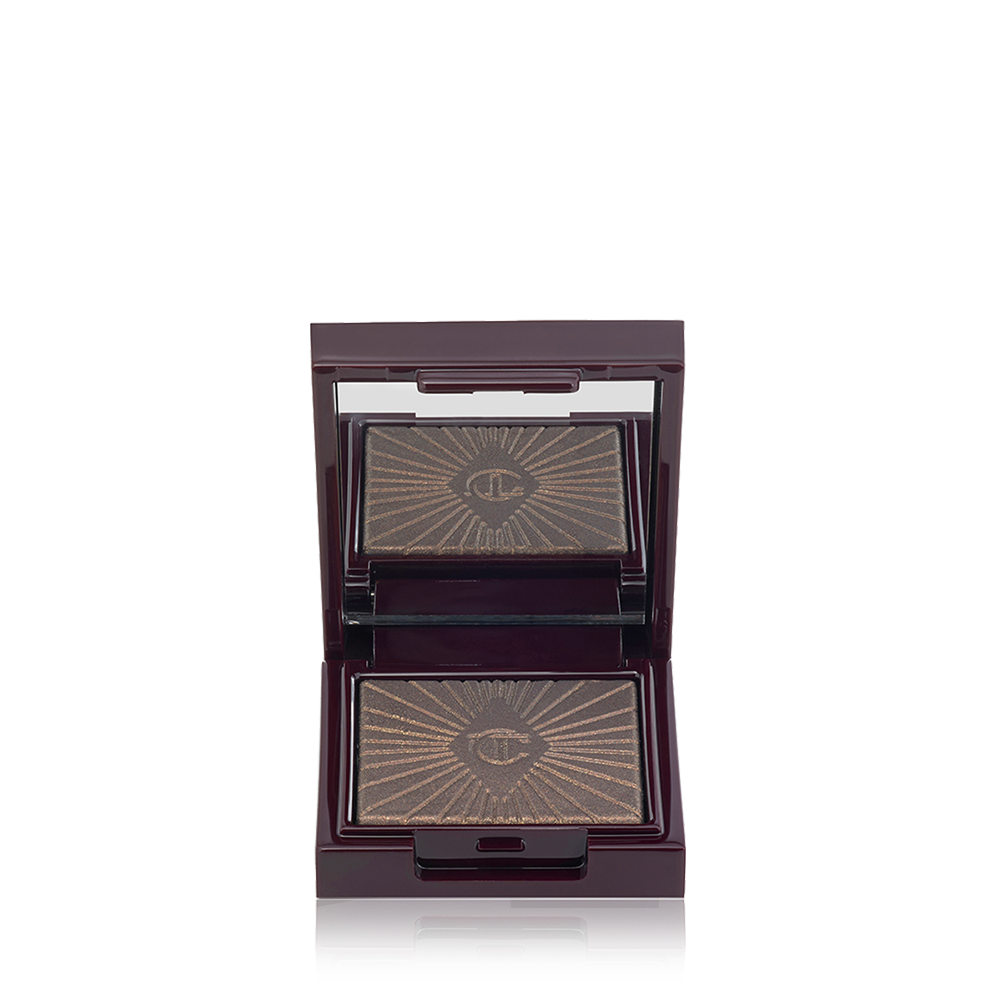 The-Huntress-Front-Packshot