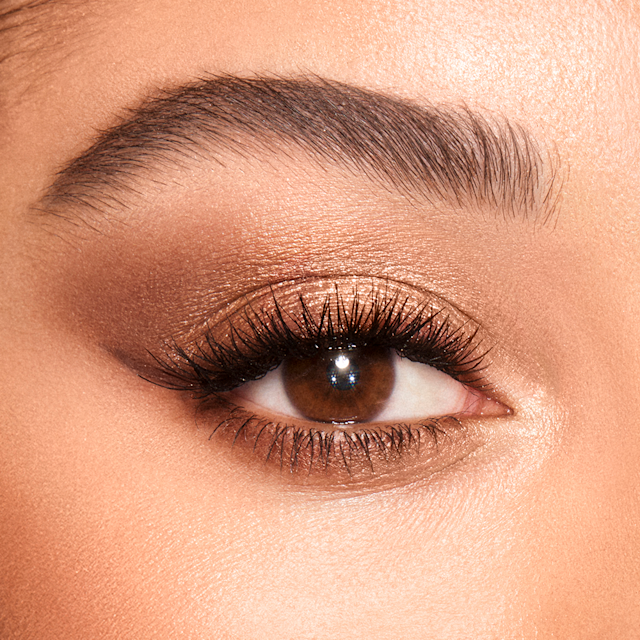 Summer eyeshadow look using The Golden Goddess Luxury Palette