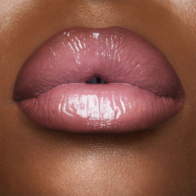 K.I.S.S.I.N.G - Pillow Talk Fair K.I.S.S.I.N.G - Pillow Talk Fair