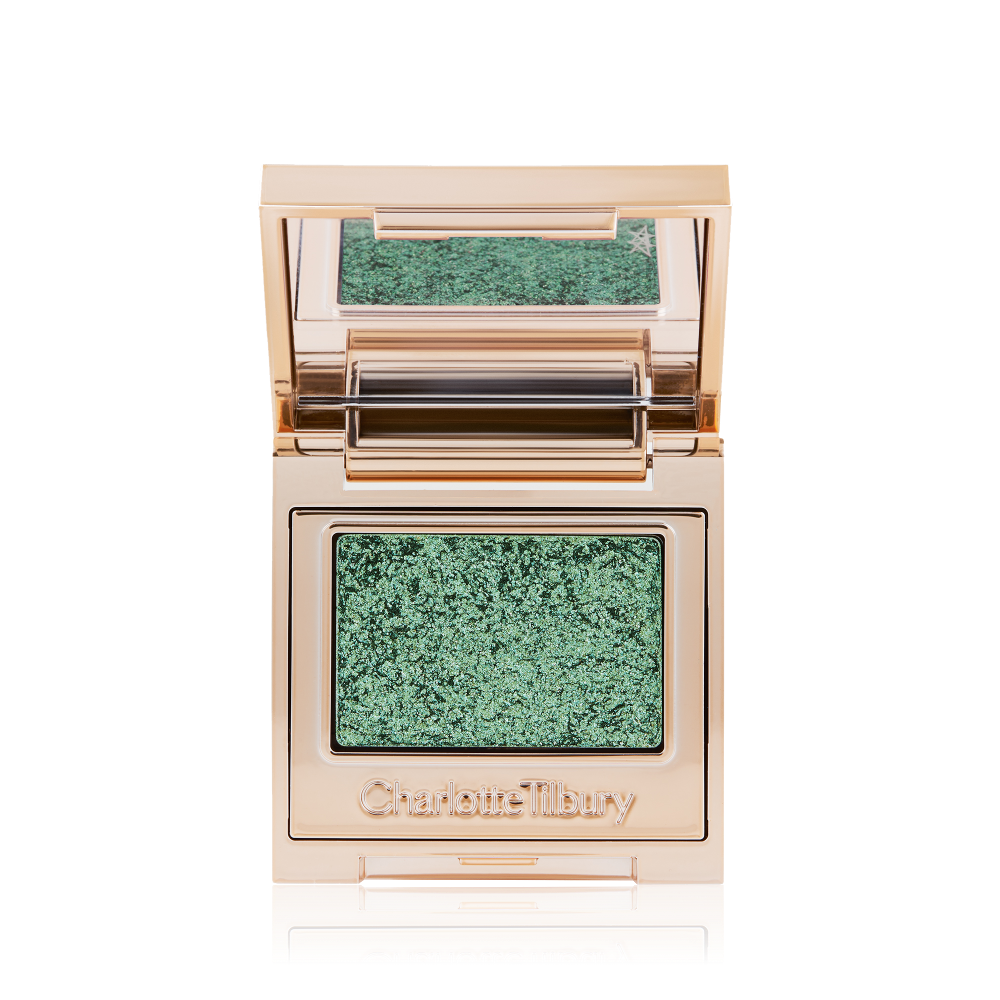 Single-pan eyeshadow compact with an iridescent emerald green eyeshadow with very fine shimmer. 