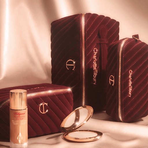 charlotte tilbury travel makeup bag of My Dreams The water Charlotte Tilbury - Pillow Talk