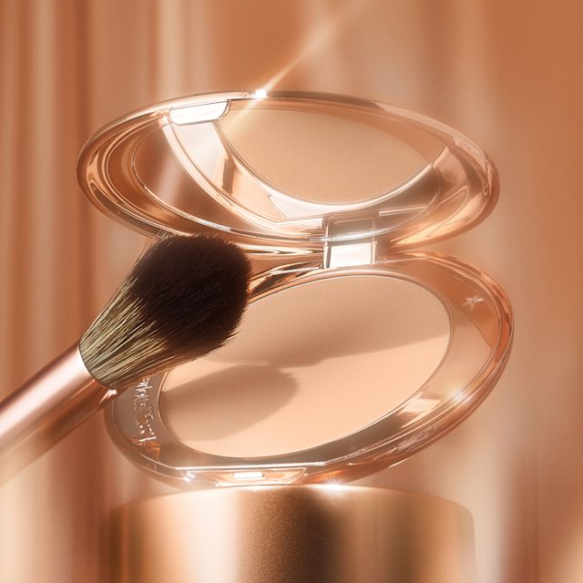 Airbrush Flawless Finish pressed finishing powder is legendary for a reason
